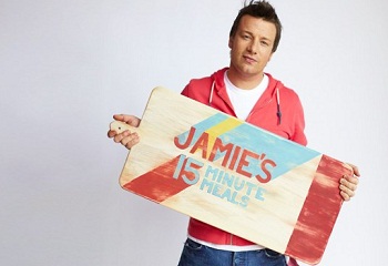 Jamie Oliver új könyve vezeti a brit karácsonyi toplistát